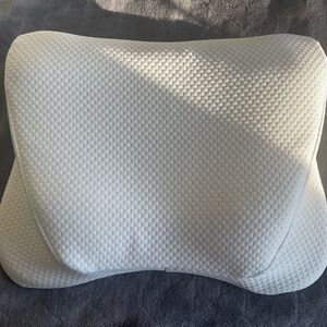 Relief cooling Pillow for neck support